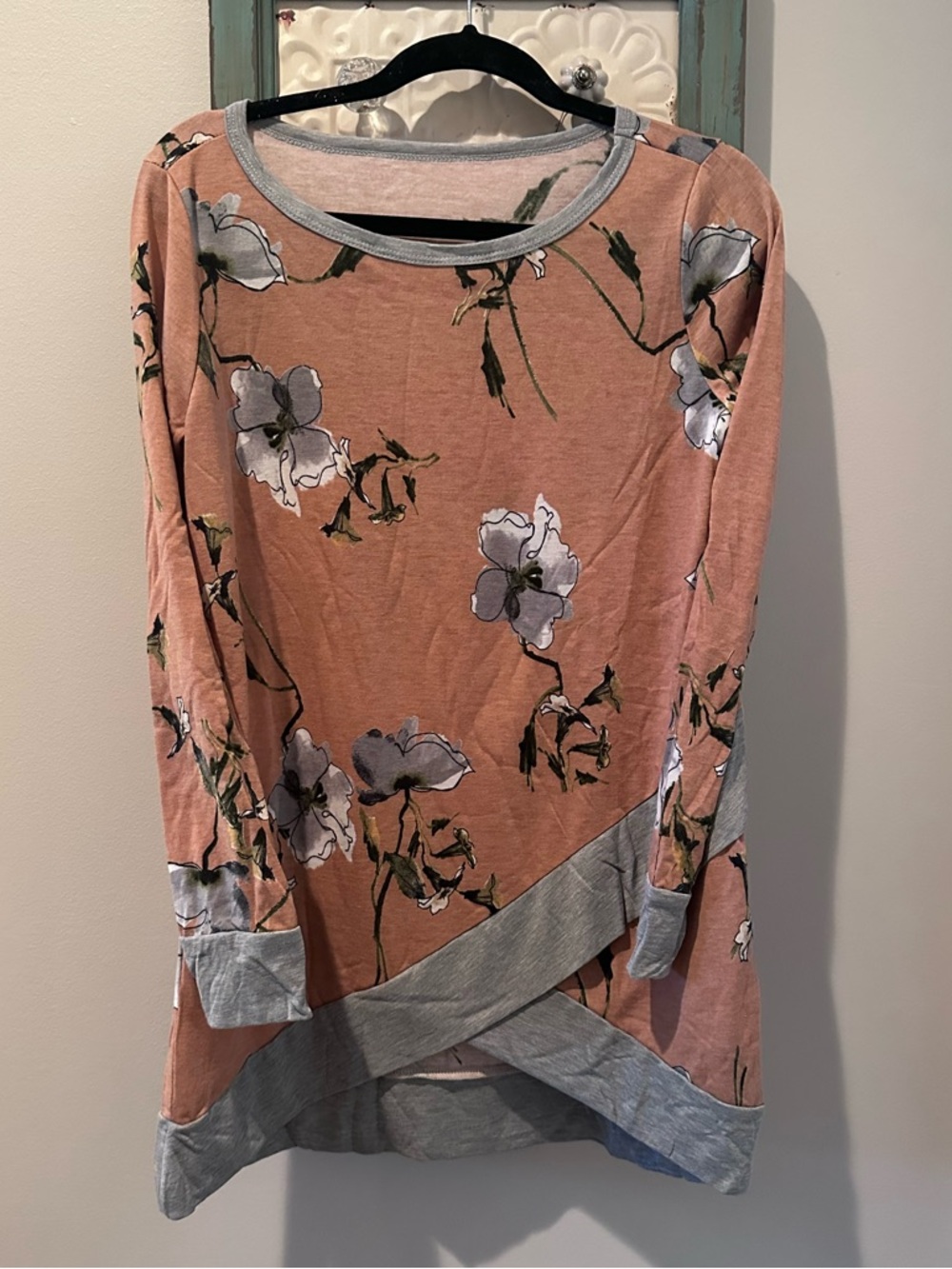 Women's Dusty Orange Floral Long-Sleeve Tee Tunic with Gray Trim